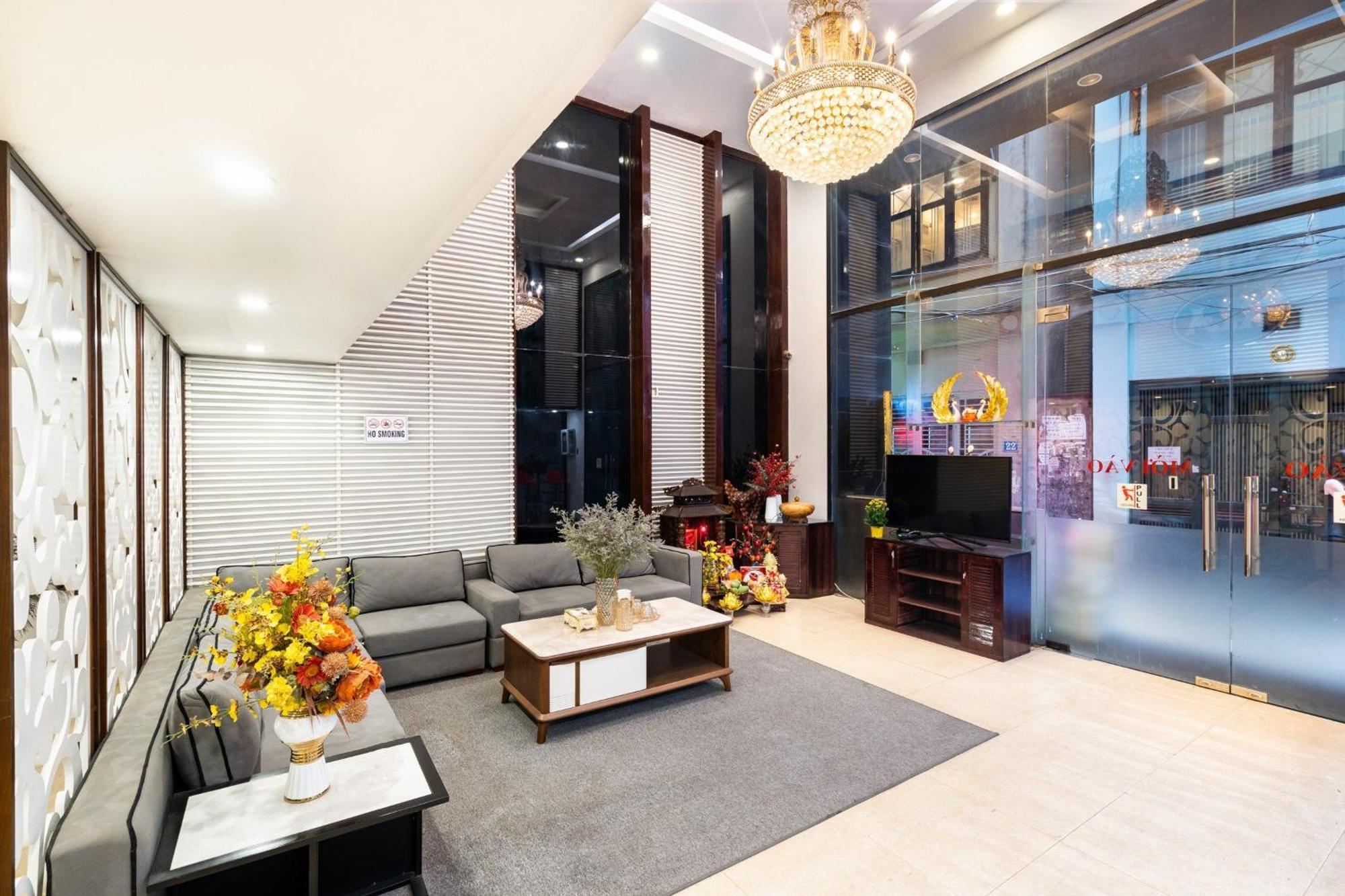 Kieu Anh Hotel - 81 Trung Kinh - By Bay Luxury 河内 外观 照片