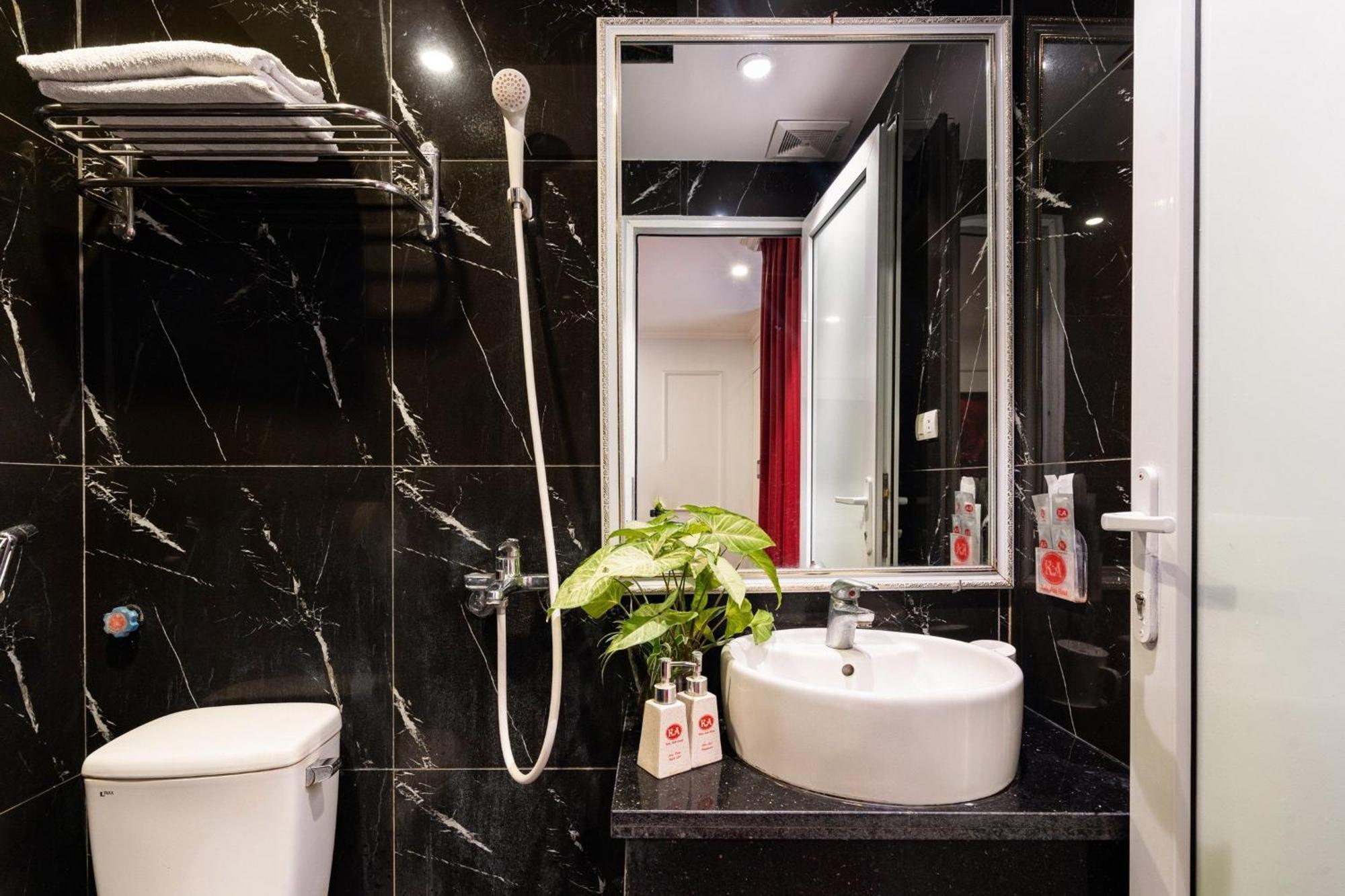 Kieu Anh Hotel - 81 Trung Kinh - By Bay Luxury 河内 外观 照片